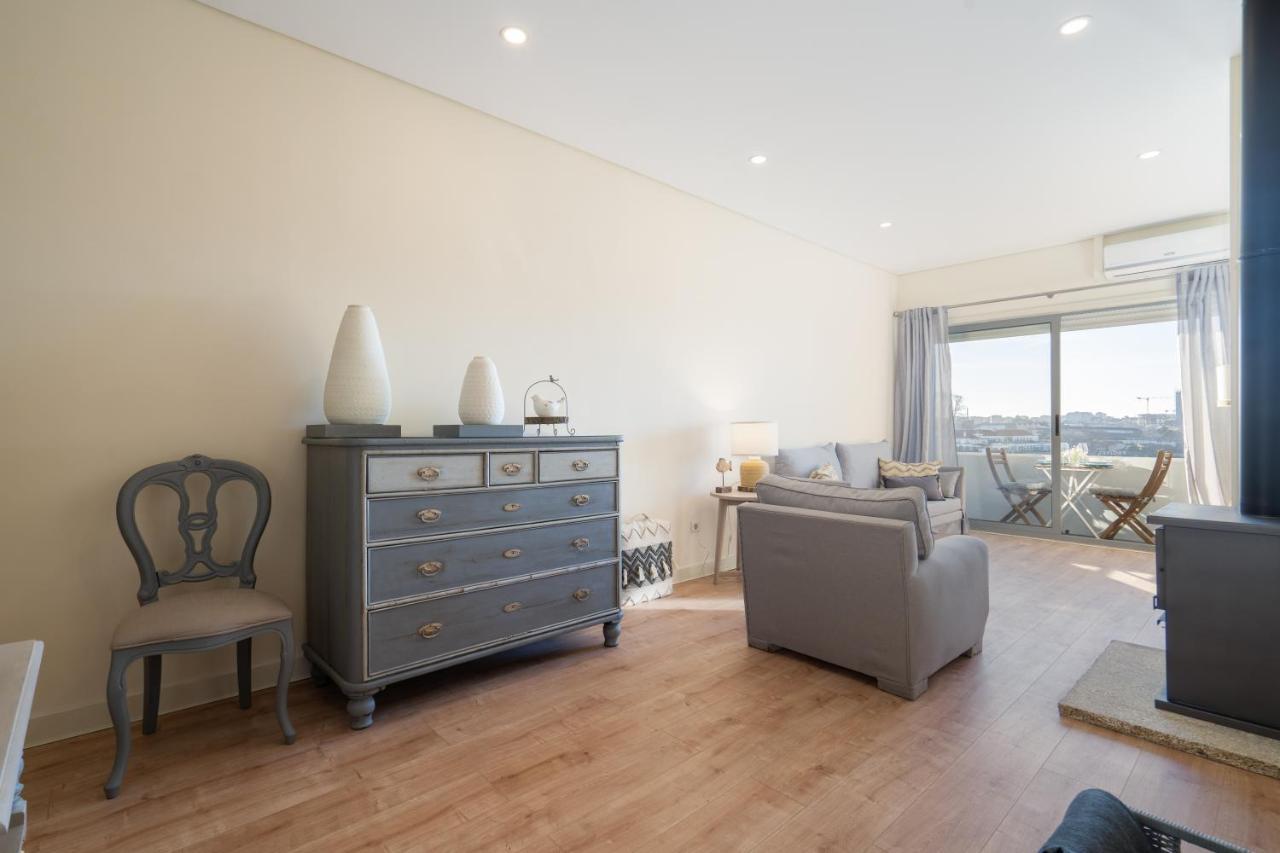Apartment Gaya Avenue Flats - Elegant Contemporary Flats With Balcony