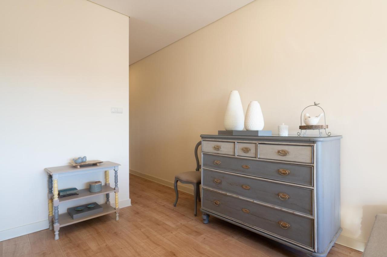 Gaya Avenue Flats - Elegant Contemporary Flats With Balcony *