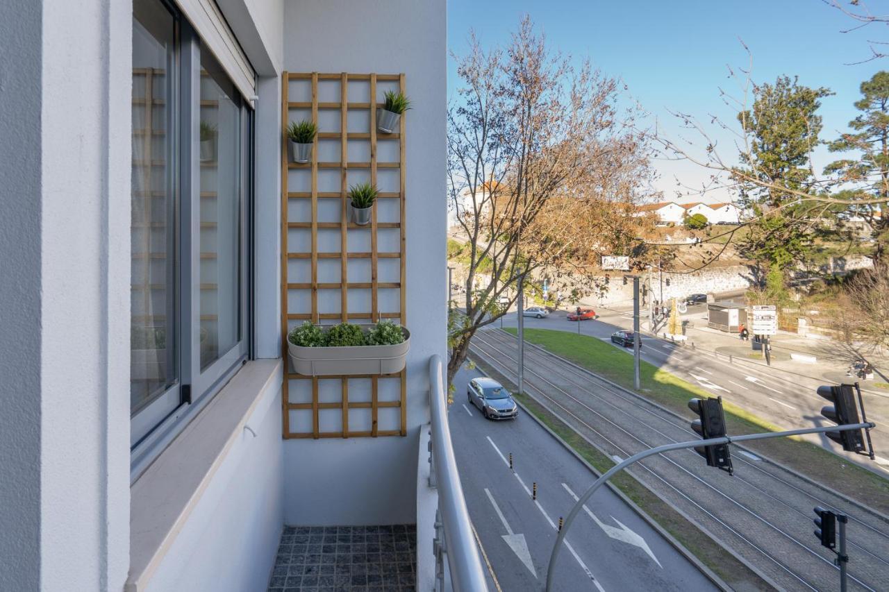 Gaya Avenue Flats - Elegant Contemporary Flats With Balcony