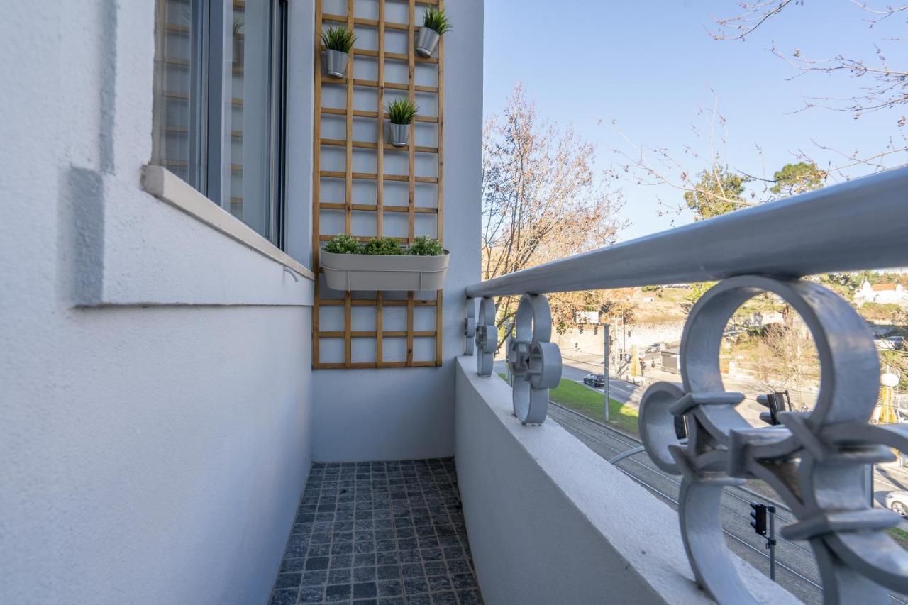 Gaya Avenue Flats - Elegant Contemporary Flats With Balcony